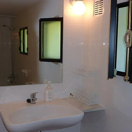 Luxurious In With Swimming Pool