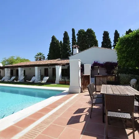 Luxurious In With Swimming Pool